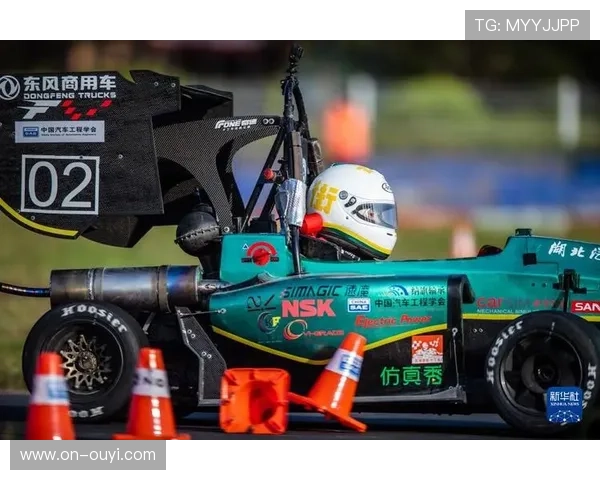 帝雅戈·洛迪古斯重返东望洋赛道,澳门本土车手的方程式传承之路 帝雅戈·洛迪古斯重返东望洋赛道,澳门本土车手的方程式传承之路